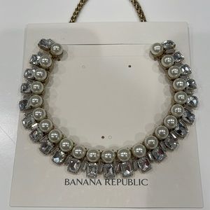 Banana Republic faux pearl and crystal necklace